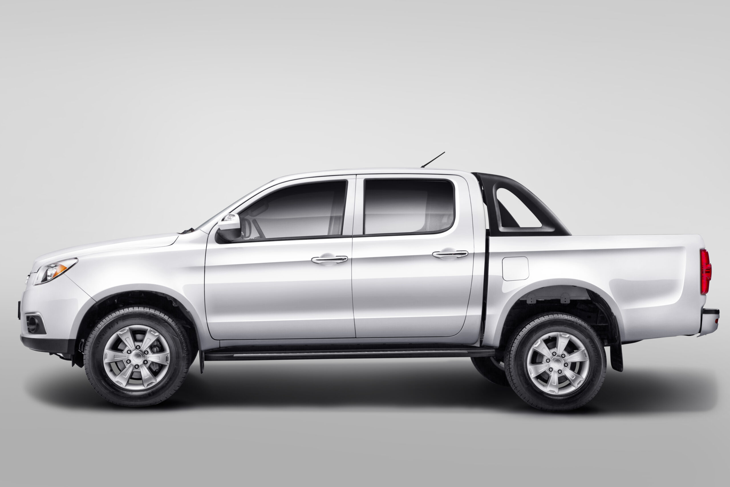 JAC Motors Offers 13th-month Bonus for Brand new Pick-up Trucks